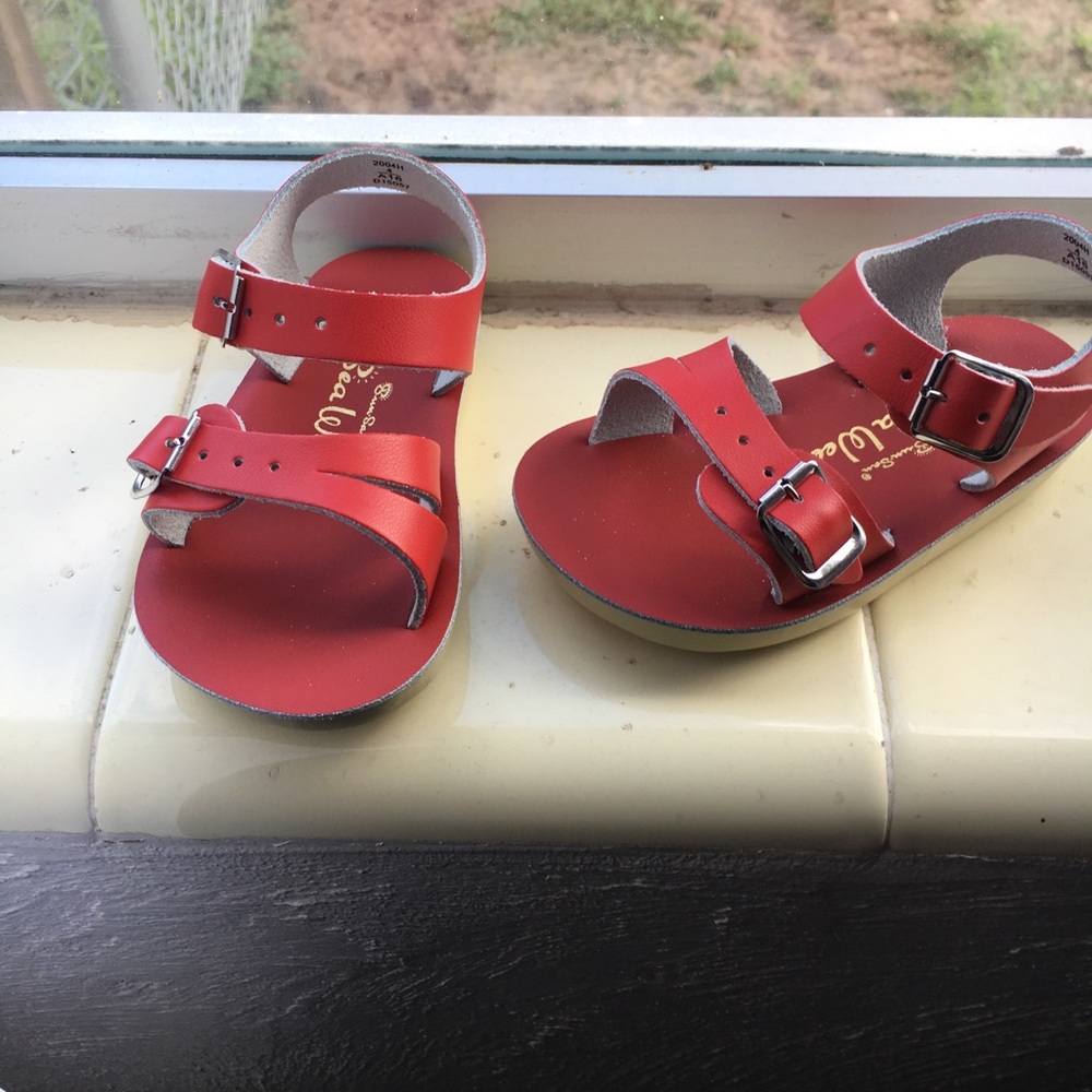 New red sandals size 4c boy girl shoes